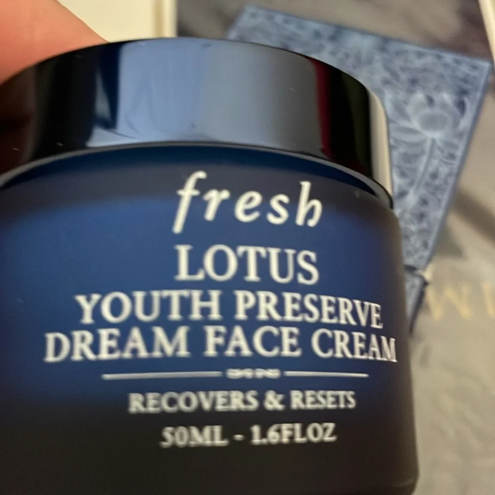 Fresh Lotus Youth Preserve Night Cream